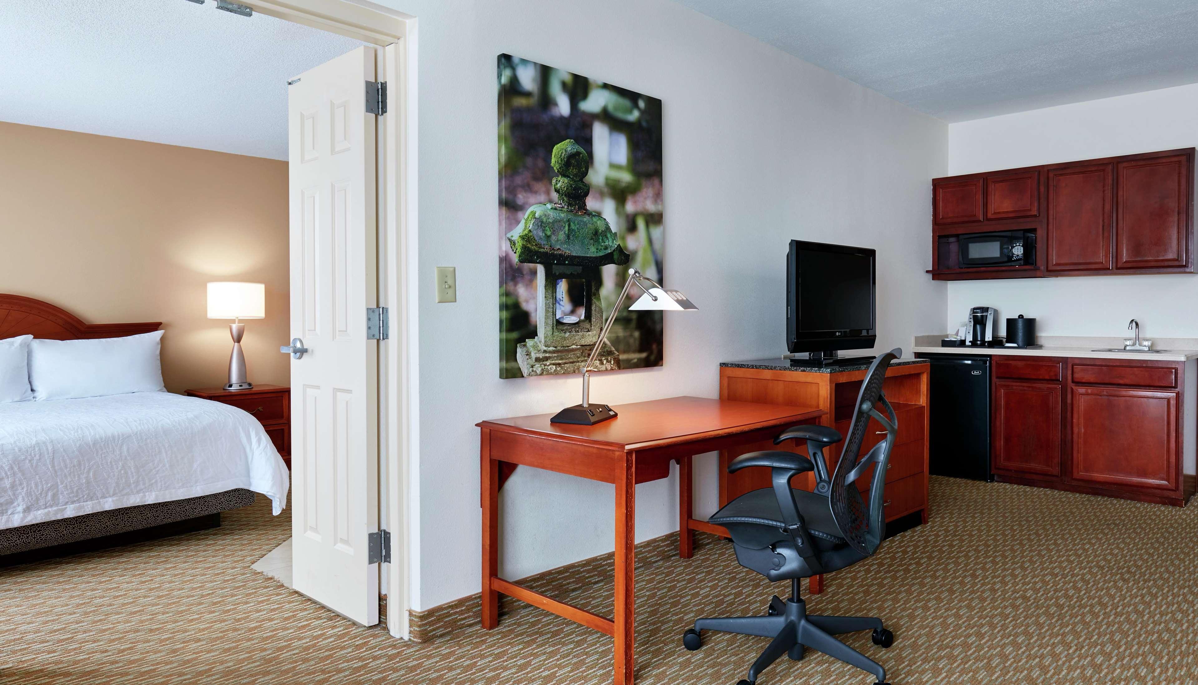 Hilton Garden Inn Charlotte North Exteriör bild