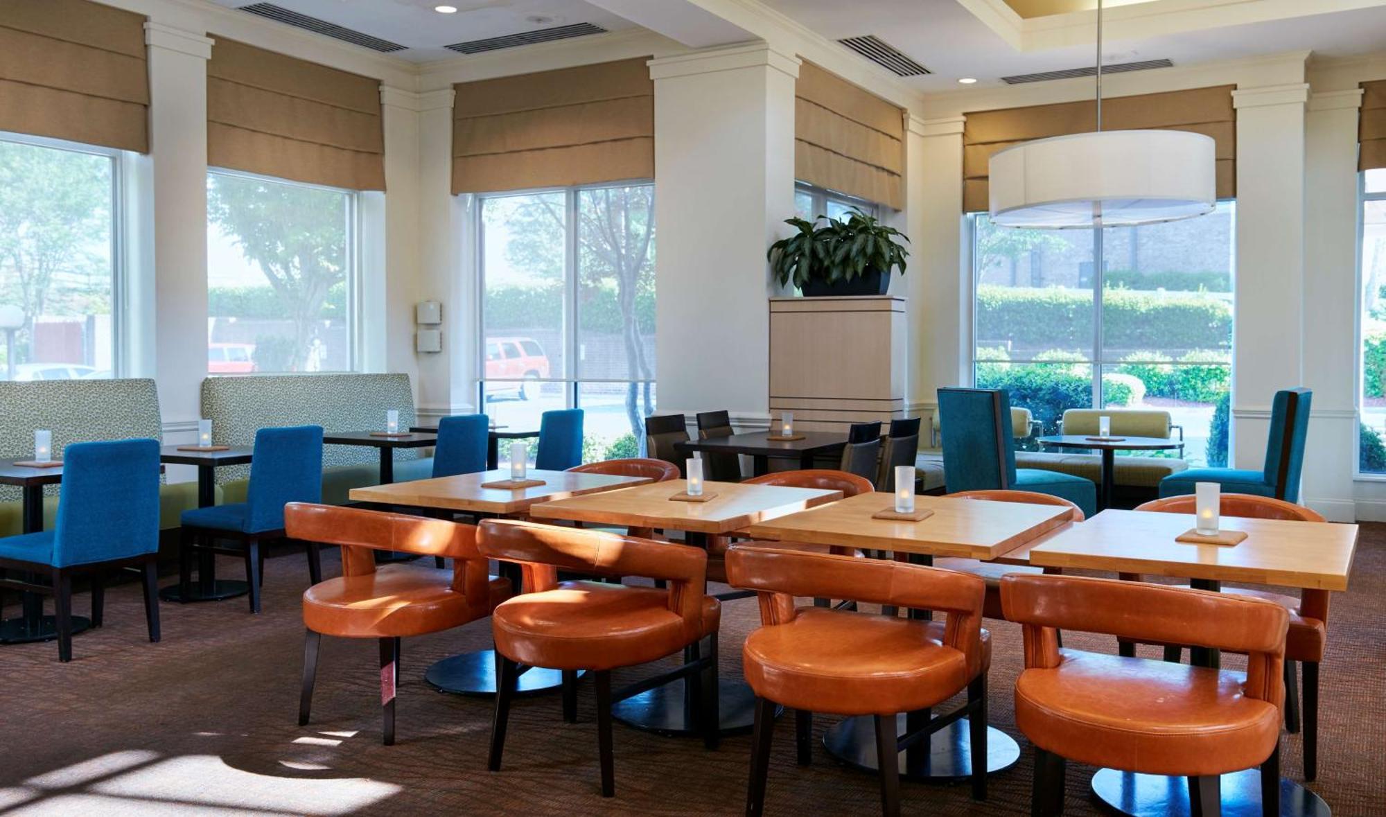 Hilton Garden Inn Charlotte North Exteriör bild